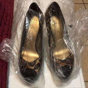 New leopard print Guess Heels